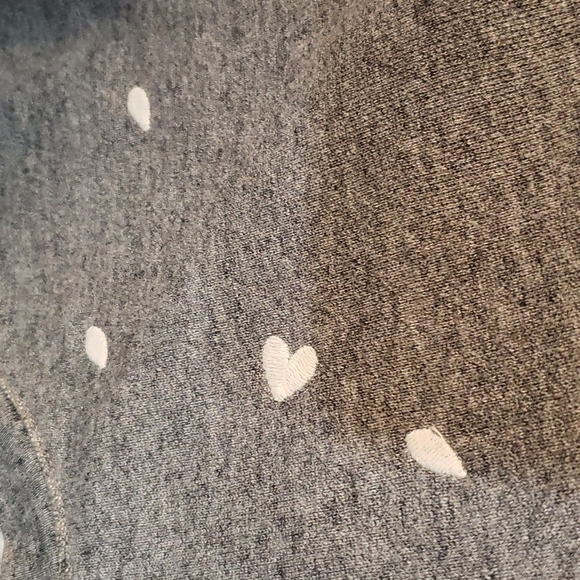 Madewell WOMEN'S GRAY PETAL HEARTS EMBROIDERED LONG SLEEVE SWEATSHIRT, S… - Picture 11 of 16